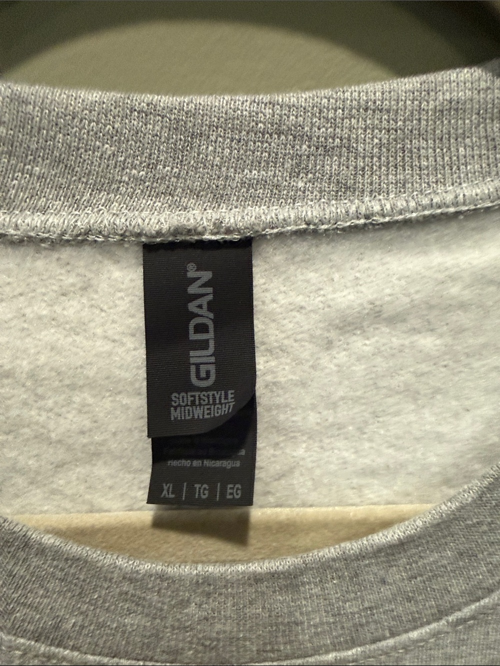 Gildan Gray Sweatshirt with Butler College  Bulldog Puppy Graphic - Picture 2 of 2